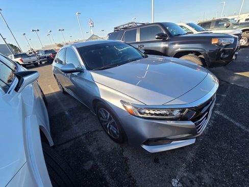 Used 2021 Honda Accord Hybrid image 2
