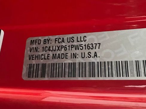 Used 2023 Jeep Wrangler Unlimited Sahara w/ Cold Weather Group image 34