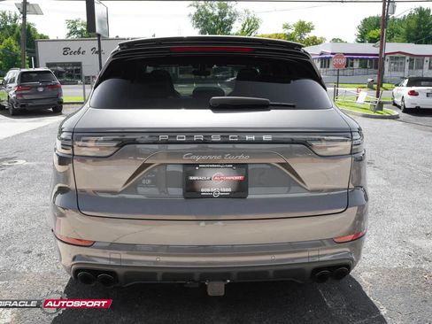 Used 2019 Porsche Cayenne Turbo w/ Premium Plus Package AWD/4WD image 6