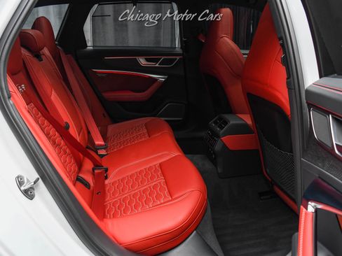 Used 2024 Audi RS 6 performance image 31