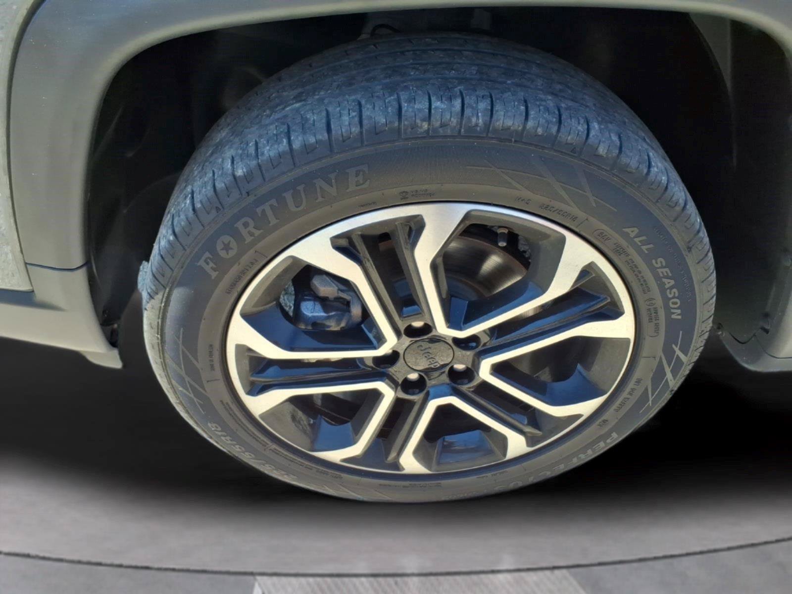 Used 2022 Jeep Compass Limited AWD/4WD image 9