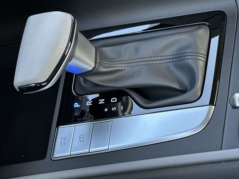 New 2025 Hyundai Elantra SE FWD image 21