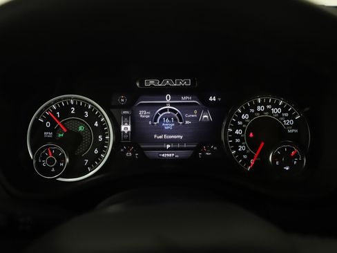 Used 2025 RAM 1500 Laramie image 25