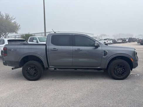 Used 2025 Ford Ranger Lariat w/ Black Appearance Package image 4