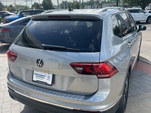 Used 2022 Volkswagen Tiguan SE FWD image 7