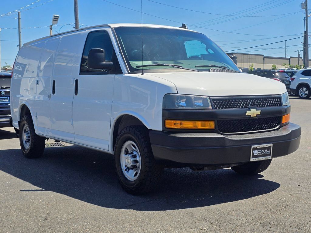 Used 2023 Chevrolet Express 2500 w/ Driver Convenience Package RWD image 4