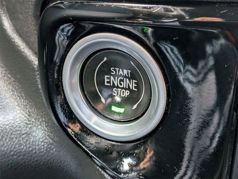 Used 2022 Chevrolet Silverado 1500 ZR2 image 14