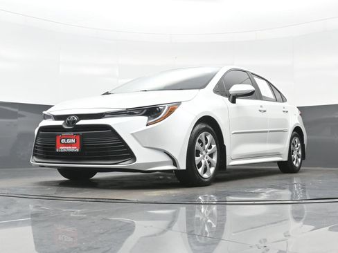 Used 2026 Toyota Corolla LE FWD image 26