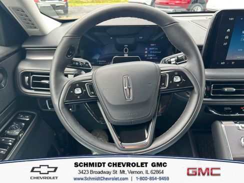 Used 2025 Lincoln Aviator w/ Premium Package w/ Equipment Group 101A AWD/4WD image 16
