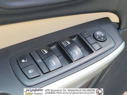 Used 2017 Jeep Cherokee Latitude w/ Safety/Convenience Group FWD image 23
