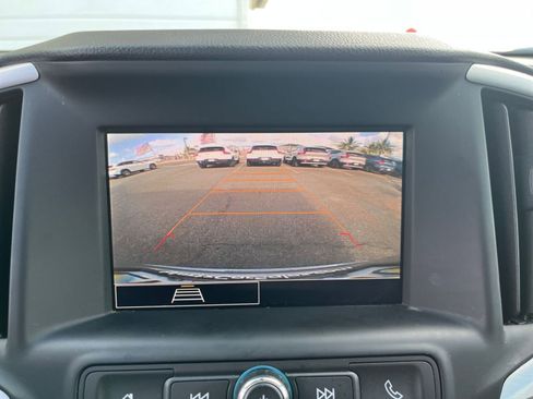 Used 2024 GMC Terrain SLE FWD image 24