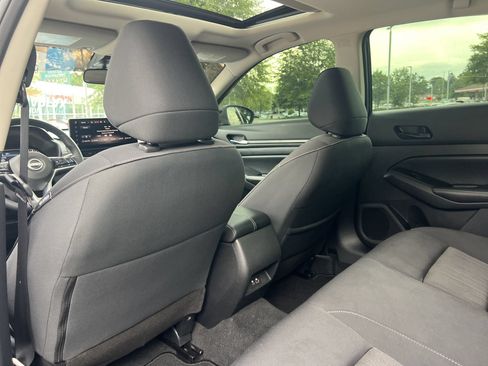 Certified 2024 Nissan Altima 2.5 SV w/ SV Premium Package FWD image 19