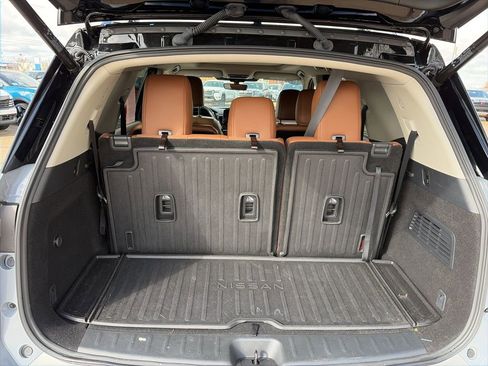 Certified 2024 Nissan Pathfinder Platinum image 9