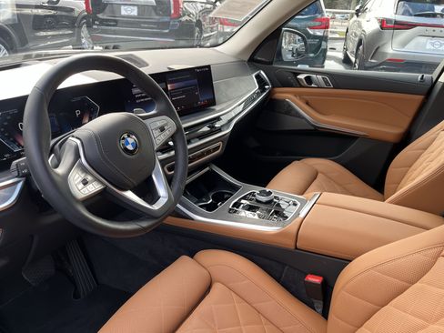 Certified 2025 BMW X7 xDrive40i w/ Premium Package image 11