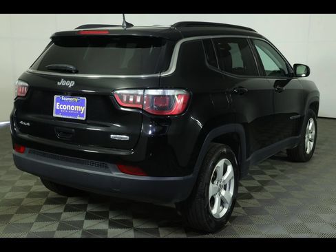 Used 2018 Jeep Compass Latitude w/ Popular Equipment Group AWD/4WD image 11