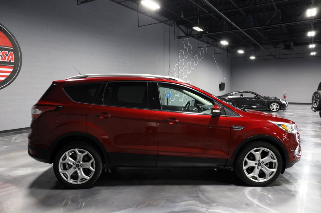 Used 2017 Ford Escape Titanium w/ Equipment Group 301A FWD image 8