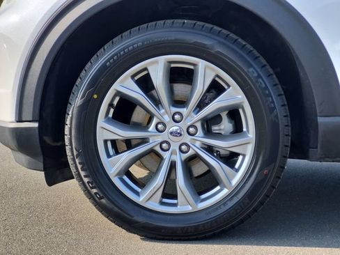Used 2023 Ford Explorer XLT w/ Equipment Group 202A AWD/4WD image 17