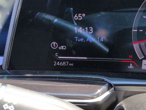 Used 2023 Cadillac Escalade V w/ LPO, ONYX Package image 22