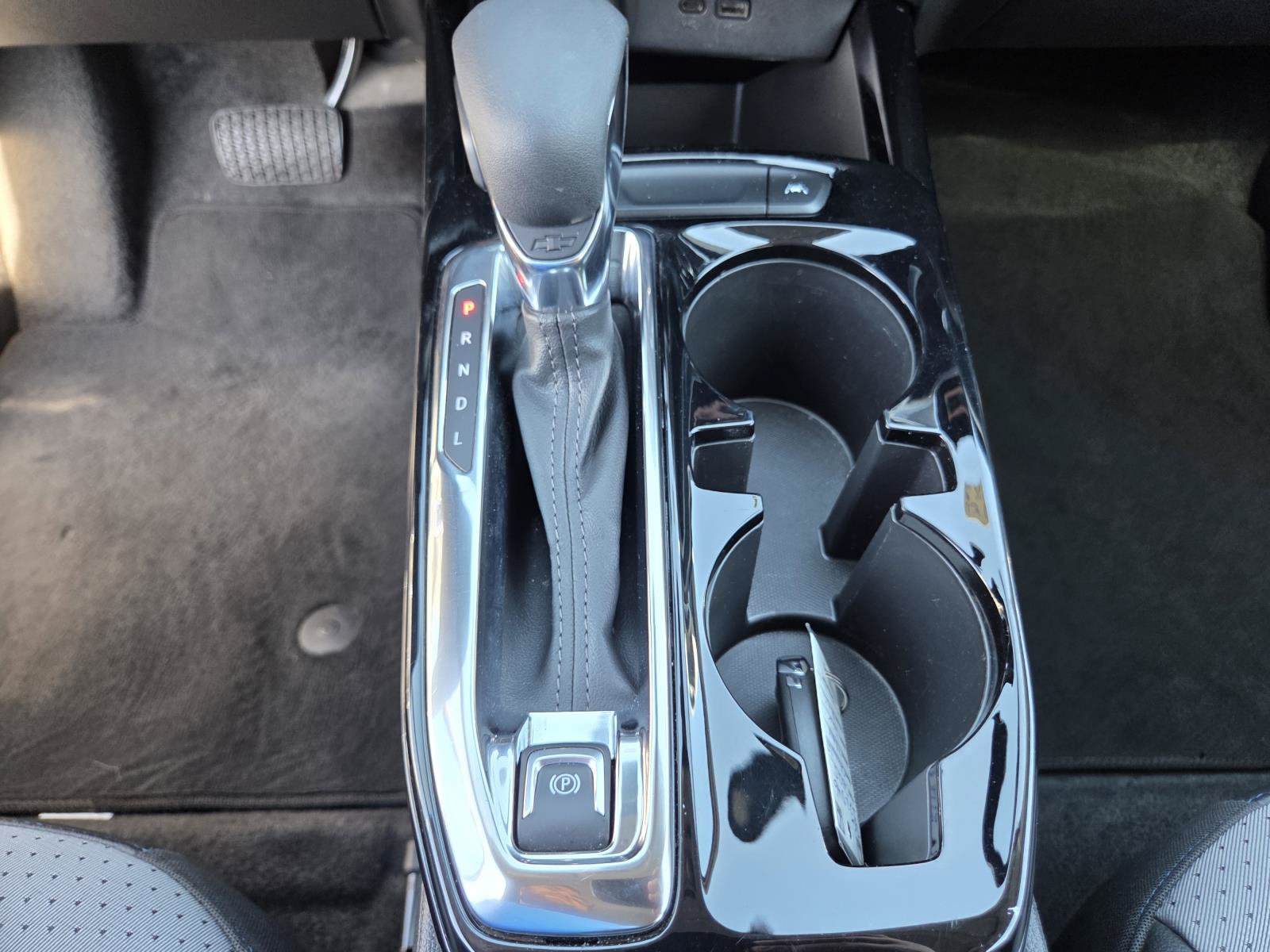 Used 2025 Chevrolet Trax LT w/ LT Convenience Package FWD image 26