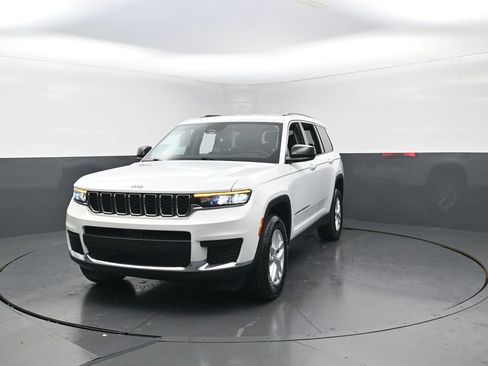 Used 2023 Jeep Grand Cherokee L Laredo image 6