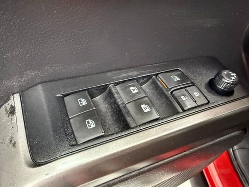 Used 2022 Toyota Tacoma TRD Sport w/ Technology Package image 27