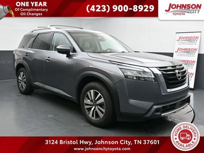 Used 2023 Nissan Pathfinder SL