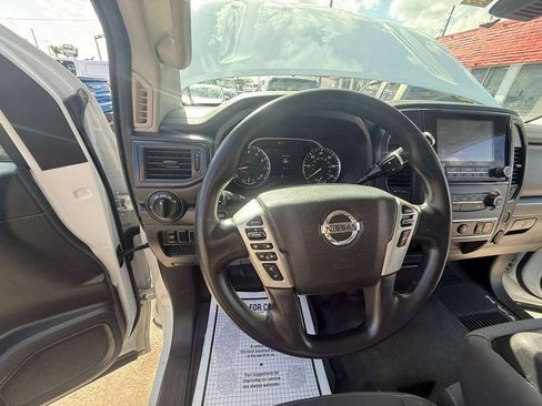 Used 2022 Nissan Titan 2WD King Cab image 19