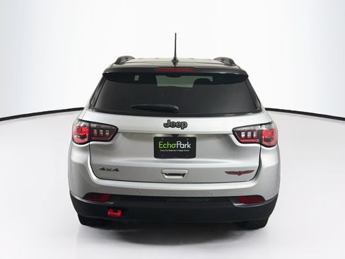 Used 2025 Jeep Compass Trailhawk AWD/4WD image 7
