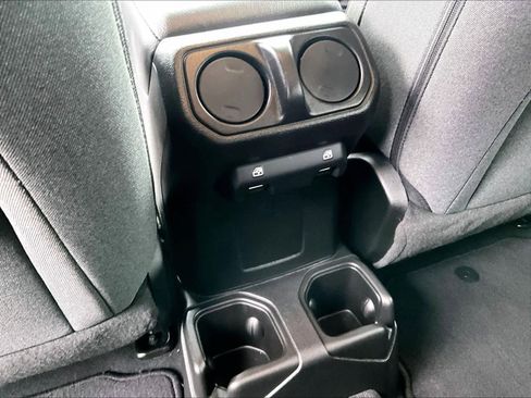 Used 2025 Jeep Wrangler Sport S image 28