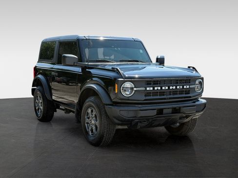 Used 2025 Ford Bronco 2-Door AWD/4WD image 3