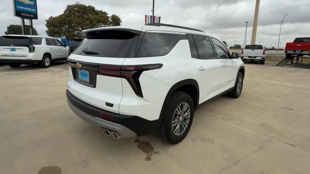 Certified 2026 Chevrolet Traverse LT w/ Driver Confidence Package FWD image 8