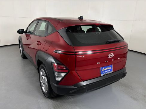 Used 2024 Hyundai Kona SE FWD image 6