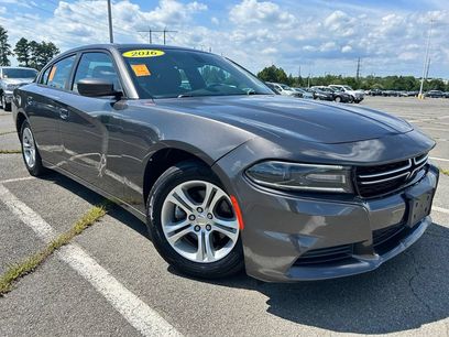 Used 2016 Dodge Charger SE