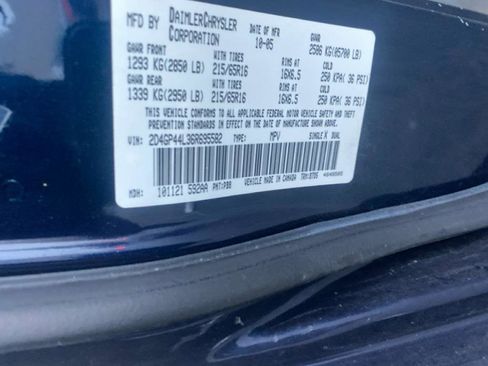 Used 2006 Dodge Grand Caravan SXT image 12