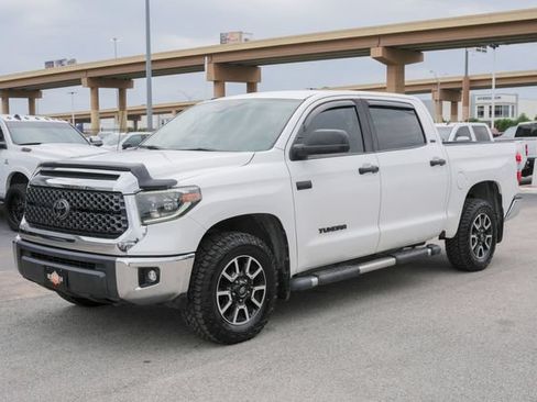 Used 2019 Toyota Tundra SR5 w/ TRD Off Road Package AWD/4WD image 20