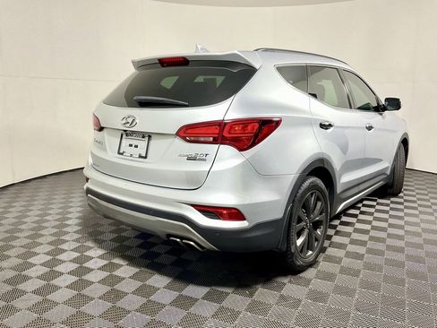 Used 2018 Hyundai Santa Fe Sport image 16