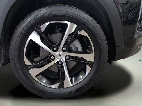Used 2024 Chevrolet Trax RS FWD image 25