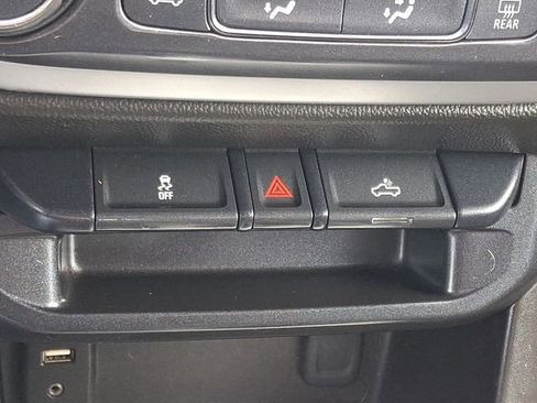 Used 2016 Chevrolet Colorado LT w/ LT Convenience Package AWD/4WD image 23