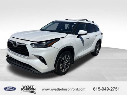 Used 2023 Toyota Highlander XLE image 7