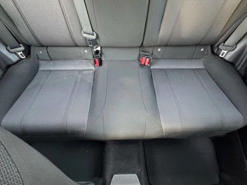 Used 2018 Subaru Impreza 2.0i Premium image 31