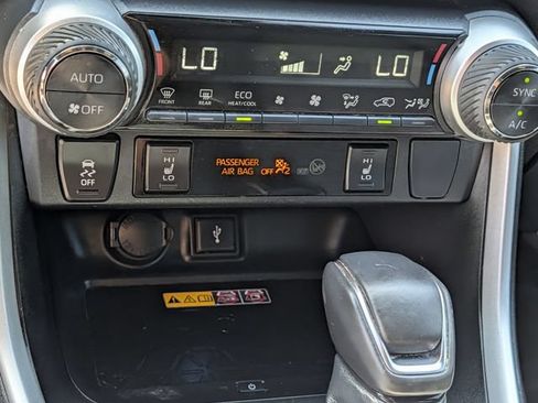 Used 2022 Toyota RAV4 XSE AWD/4WD image 15