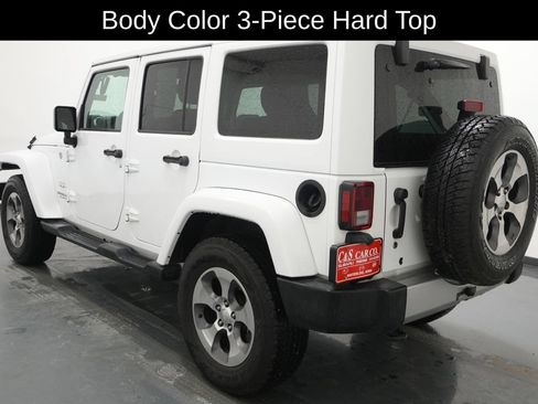 Used 2017 Jeep Wrangler Unlimited Sahara w/ Connectivity Group AWD/4WD image 6