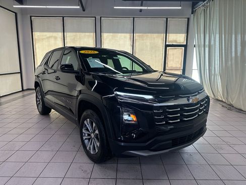 Used 2026 Chevrolet Equinox LT FWD image 2