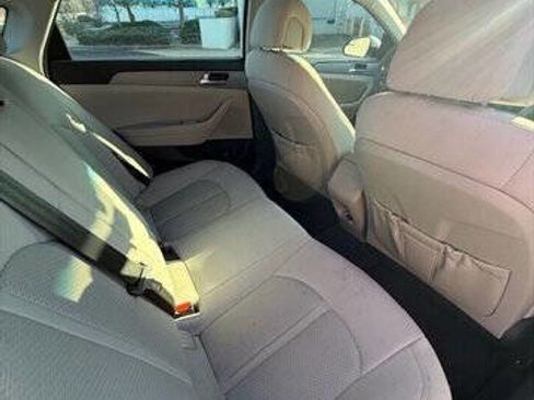 Used 2017 Hyundai Sonata SE image 8
