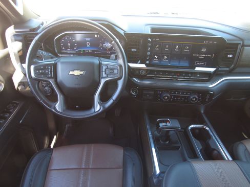 Used 2023 Chevrolet Silverado 1500 High Country w/ Z71 Off-Road Package image 16