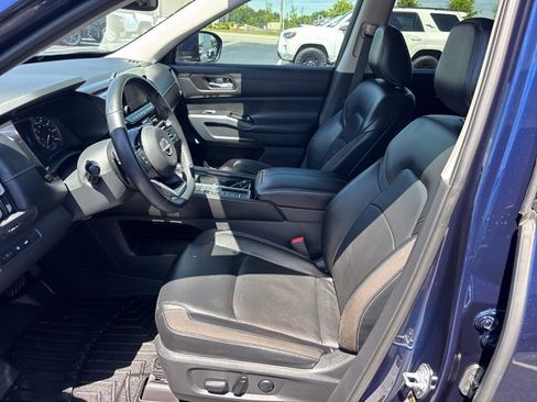 Used 2022 Nissan Pathfinder SL FWD image 15