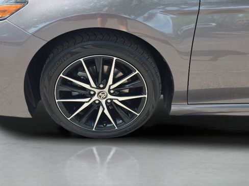 Used 2024 Toyota Camry SE image 33