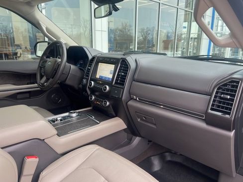 Used 2021 Ford Expedition Limited image 31