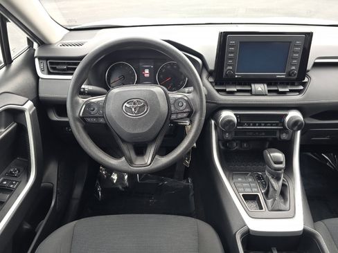 Used 2022 Toyota RAV4 LE image 13
