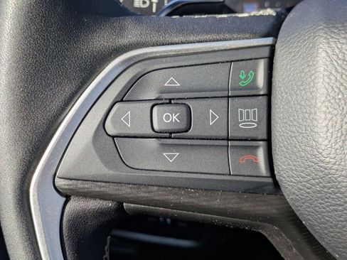 Used 2025 Jeep Grand Cherokee Laredo w/ Luxury Tech Group I image 15